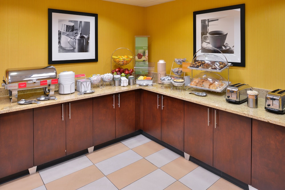 Hampton Inn & Suites Ontario - photo 37