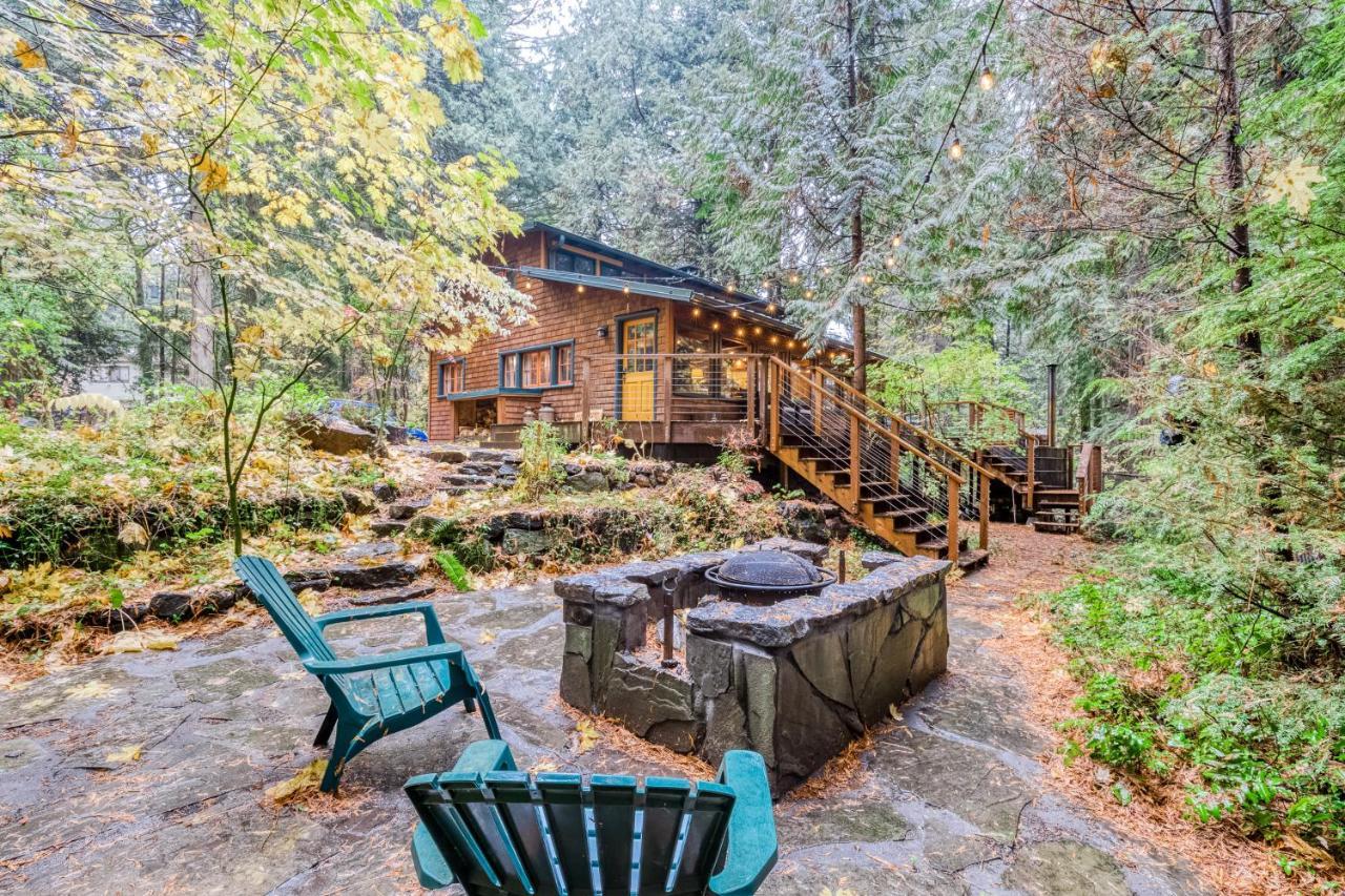 Sandy River Retreat in Sandy, United States