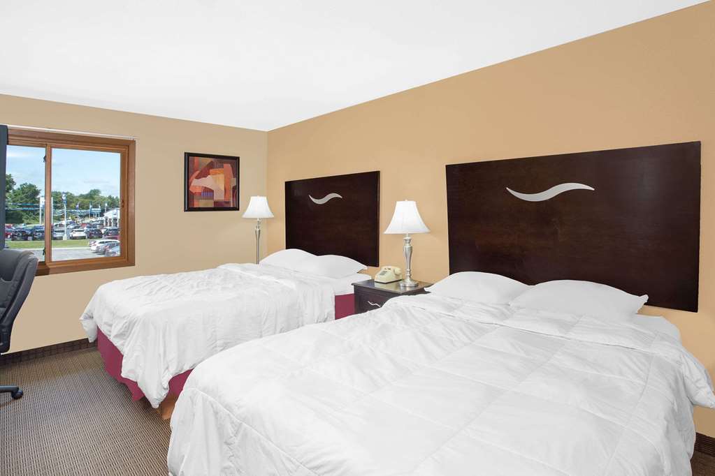 Super 8 by Wyndham Sheboygan WI - photo 6