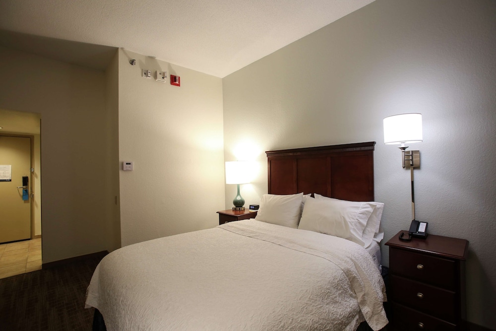 Hampton Inn Beckley - photo 5