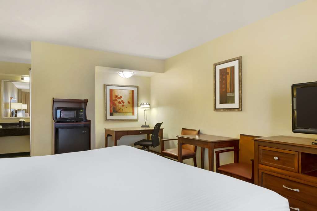 Best Western McAllen Medical Center - photo 11