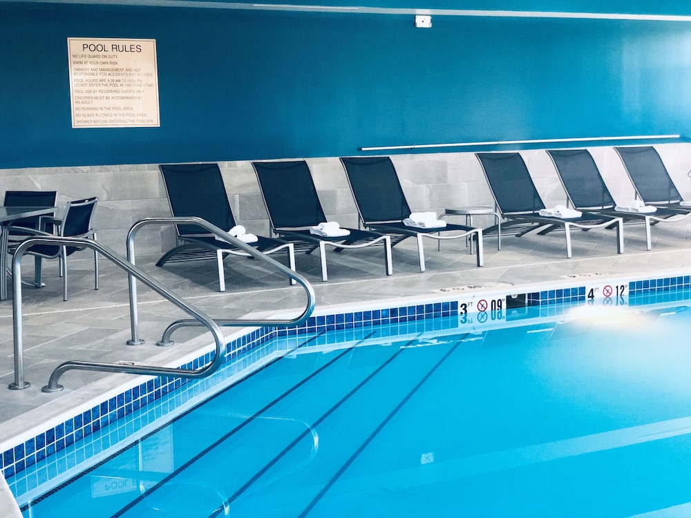 Hampton Inn Youngstown North - photo 29
