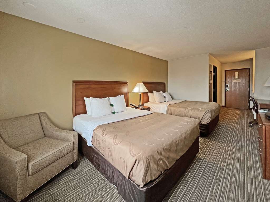 Quality Inn Mitchell I 90 - photo 18