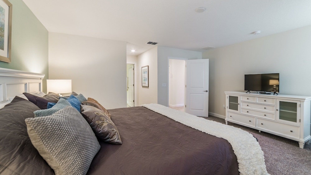 4742 Sleepy Hollow Drive - photo 6
