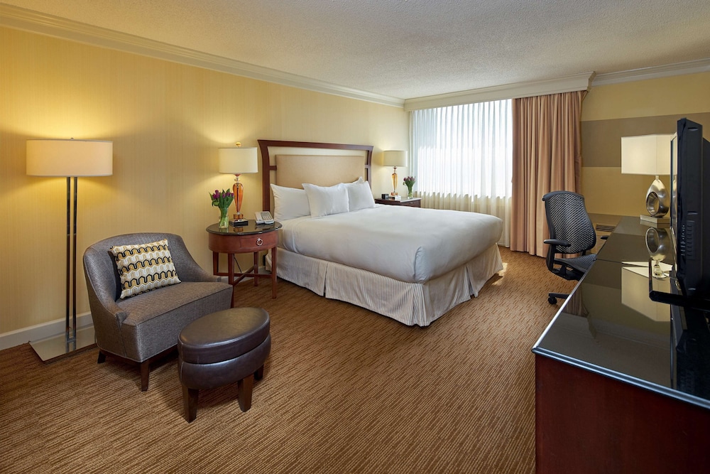 Hilton Raleigh North Hills - photo 20