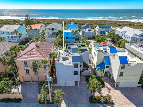 Coastal Surfside By Beachside Management — 4-Star Luxury Hotel in Siesta Key, United States