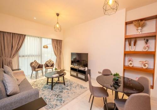 Hometown Apartments Cosy 1 Br Apartment with Brand New Furniture in DIFC — 4-Star Luxury Hotel in Dubai, United Arab Emirates