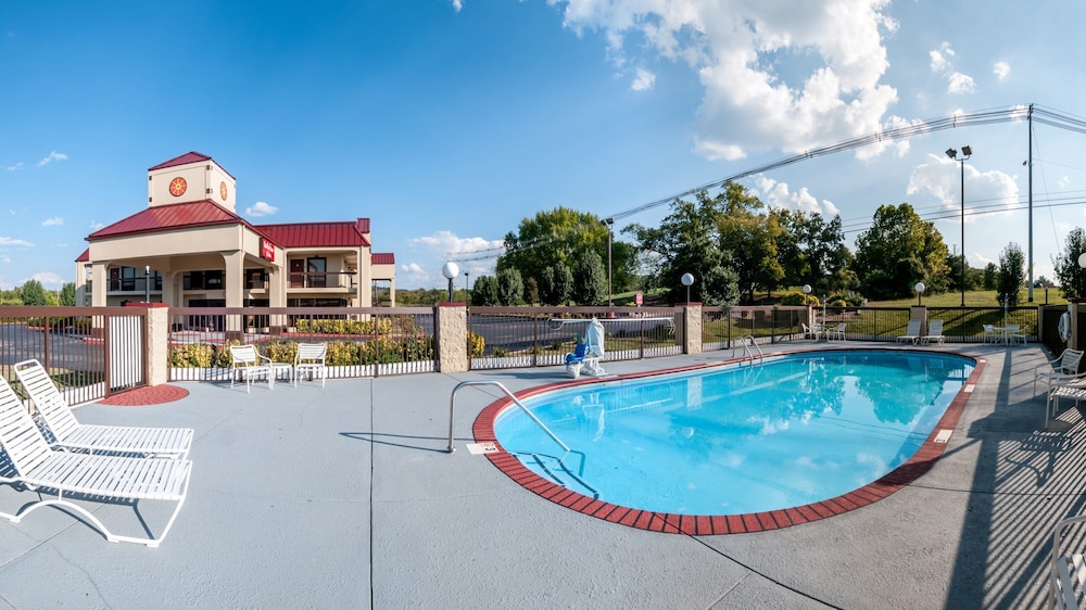 Red Roof Inn & Suites Clinton TN - photo 22