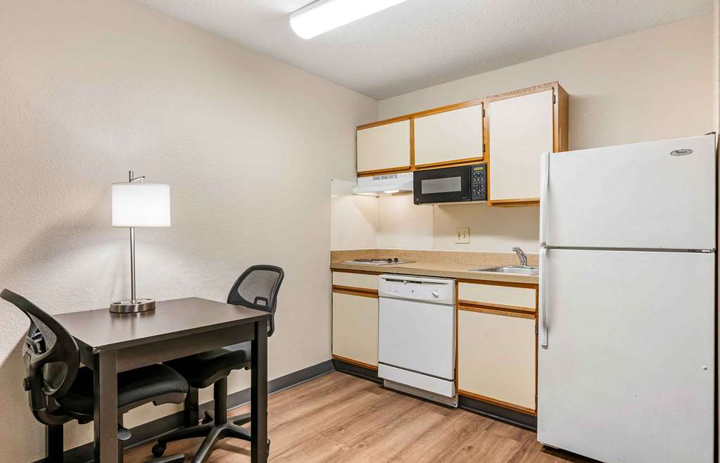 Extended Stay America Suites Cincinnati Blue Ash Reed Hartma - photo 12