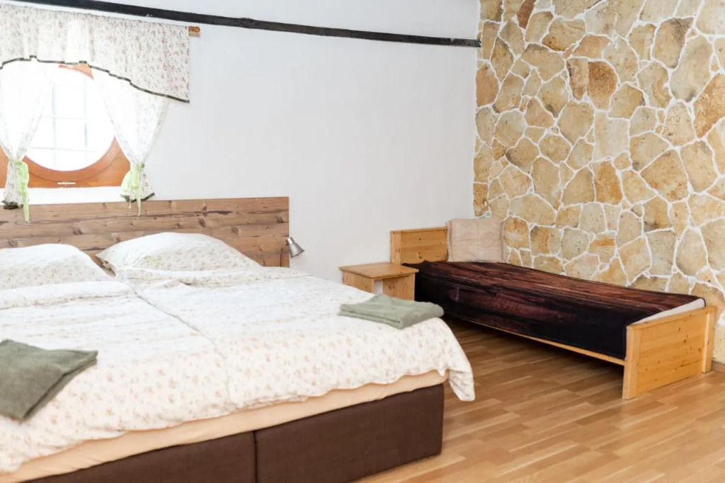 Granarium - carbon neutral hotel in Unknown City