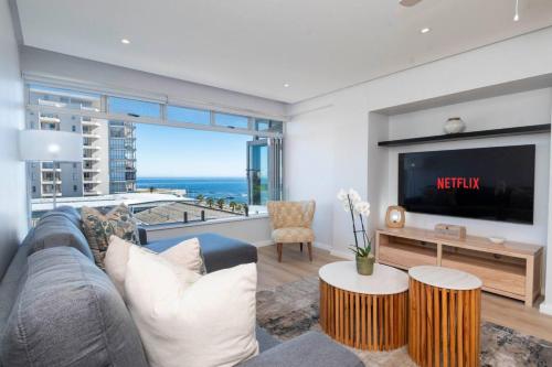 2 Queen Bed Sea Views Promenade Fast Wifi — 4-Star Luxury Hotel in Cape Town, South Africa