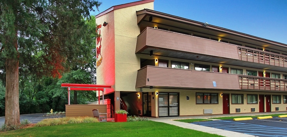 Red Roof Inn PLUS Atlanta Buckhead - photo 24