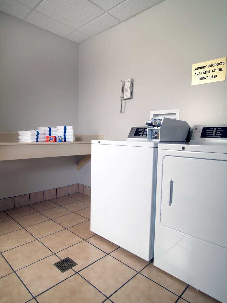Hampton Inn Mount Airy - photo 37