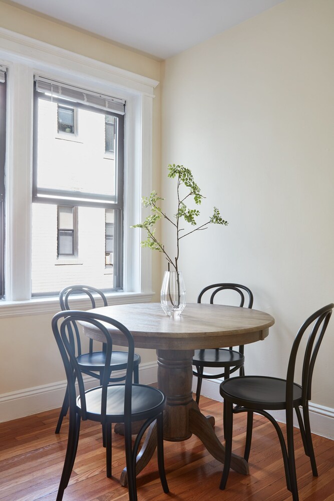 Classic 1BR in Brighton - photo 15