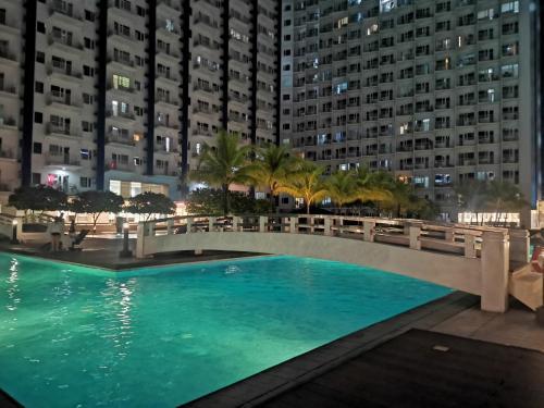 San Lorenzo Place Mall & Residences Tower 3 by Magallanes MRT station Makati — 4-Star Luxury Hotel in Manila, Philippines