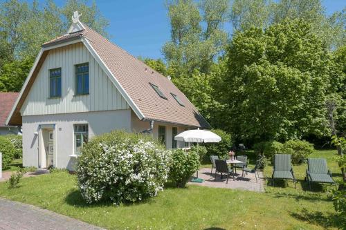 Ferienhaussiedlung Strandperlen Buchenhof 6b — carbon neutral stay, Wustrow