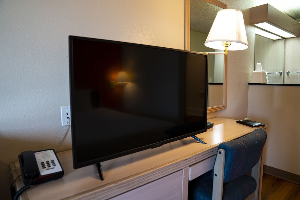 Hermiston Inn & Suites - photo 23