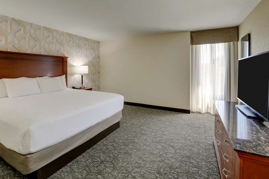 Drury Inn & Suites Charlotte University Place - photo 19