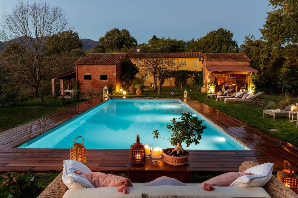 Villa Lorena a Vintage Family Villa — 4-Star Luxury Hotel in Capannori, Italy