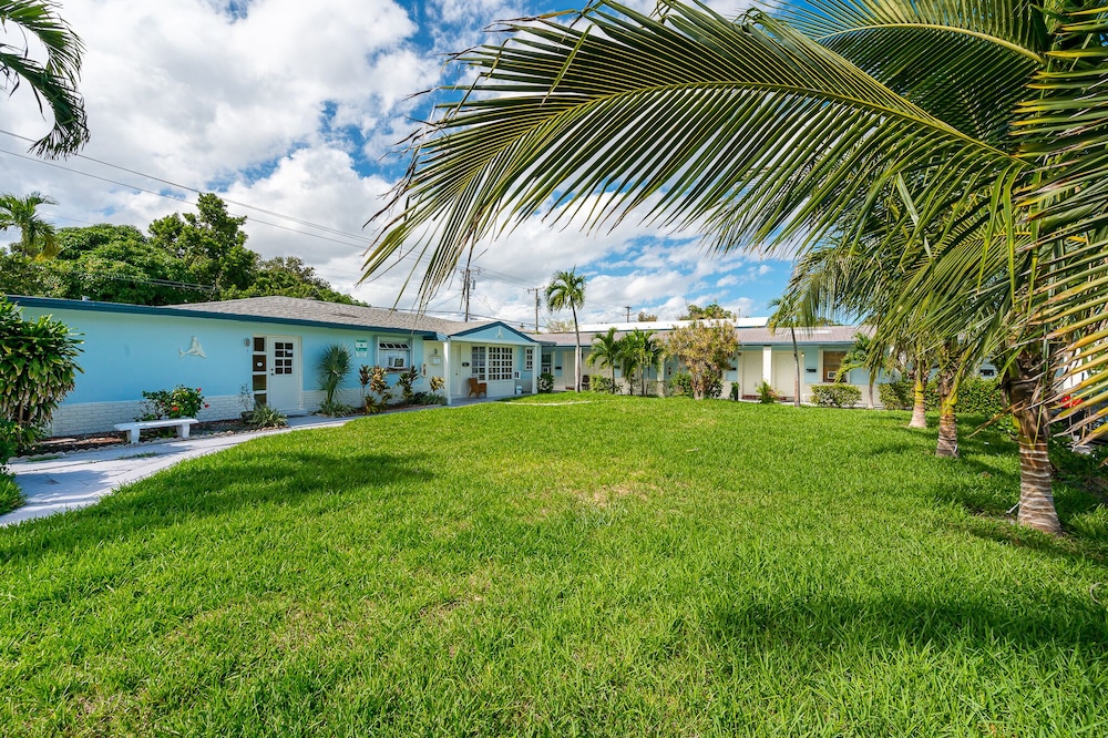 Seven Palms Hotel & Apartments - photo 8