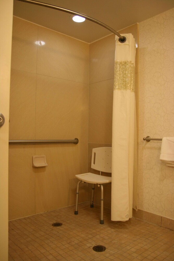 Hampton Inn Jericho Westbury - photo 42
