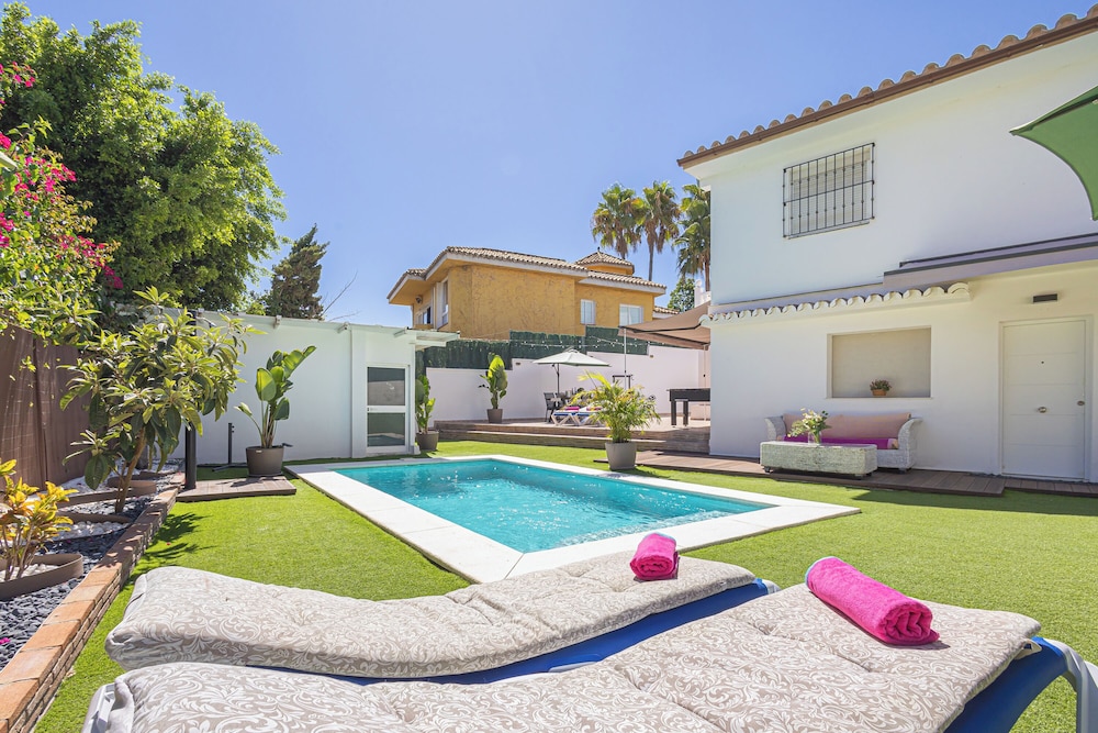 Villa Caribe Playa — 4-Star Luxury Hotel in Marbella, Spain