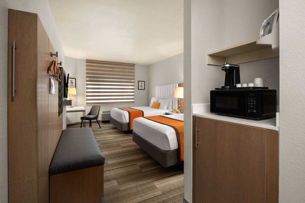 Hotel Marguerite Anaheim Garden Grove Trademark Collection by Wyndham - photo 29