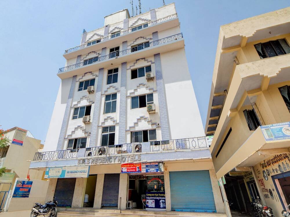 Oyo 40720 Srs Regency Hotels in Anantapur, India