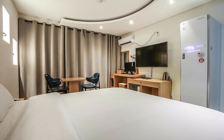 Daejeon Yuseong May Hotel in Daejeon, South Korea