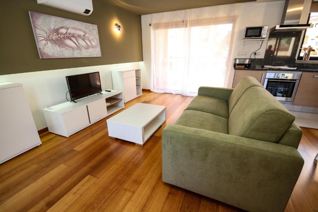 Luxury Apartment T1 Vue Sur Piscine Praia Da Luz — 4-Star Luxury Hotel in Luz, Portugal
