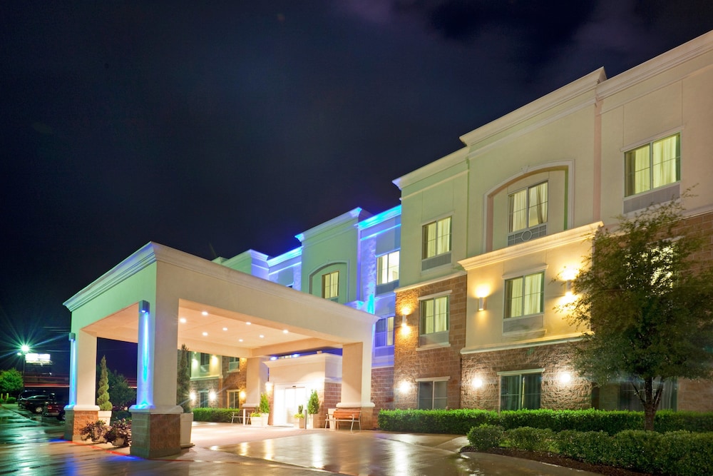 Holiday Inn Express Hotel & Suites Decatur by IHG - featured photo