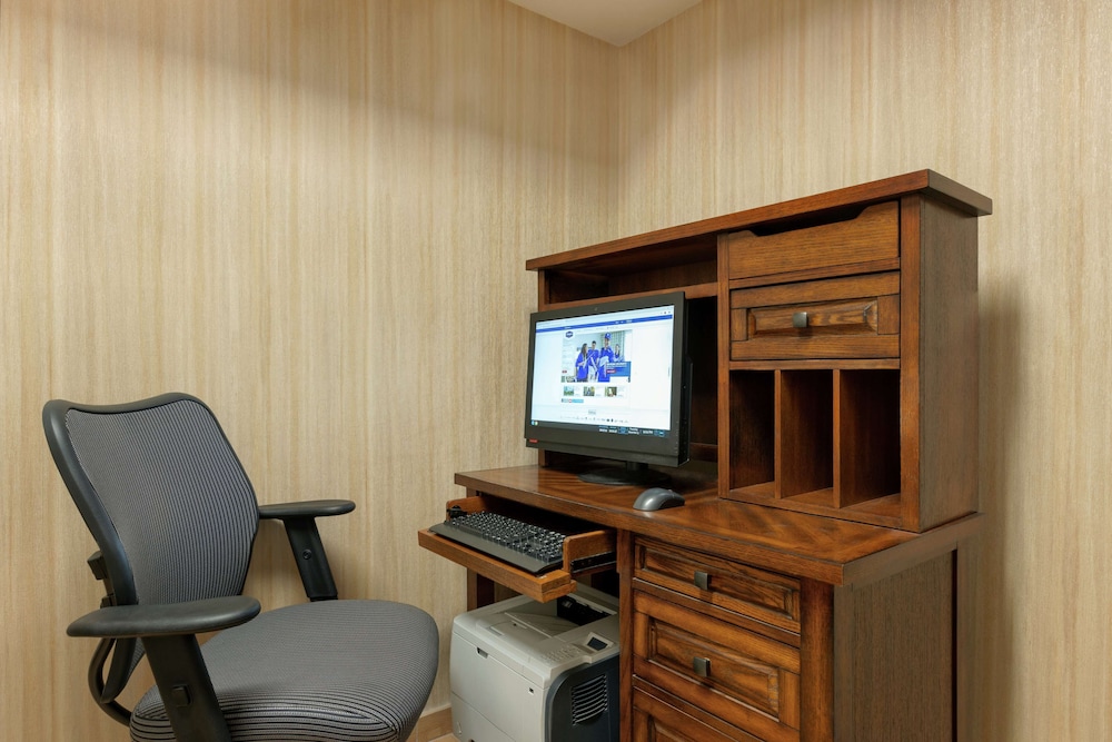 Hampton Inn Abilene - photo 26
