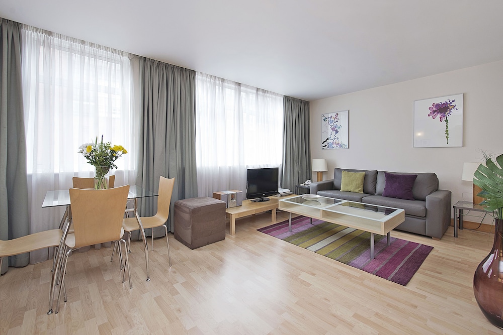 Premium St Christophers Place — 4-Star Luxury Hotel in London, United Kingdom