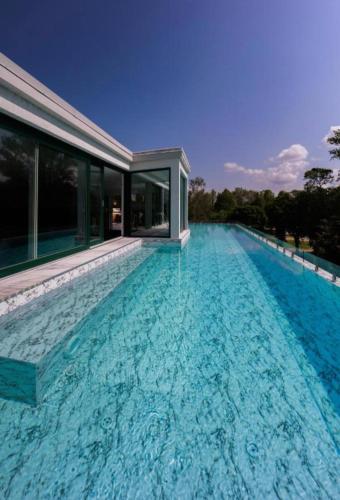 Villa Bauhaus Labi Garden wellness apartman — 4-Star Luxury Hotel in Siofok, Hungary
