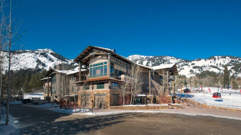 Cody House By Jhrl — 4-Star Luxury Hotel in Moose Wilson Road, United States