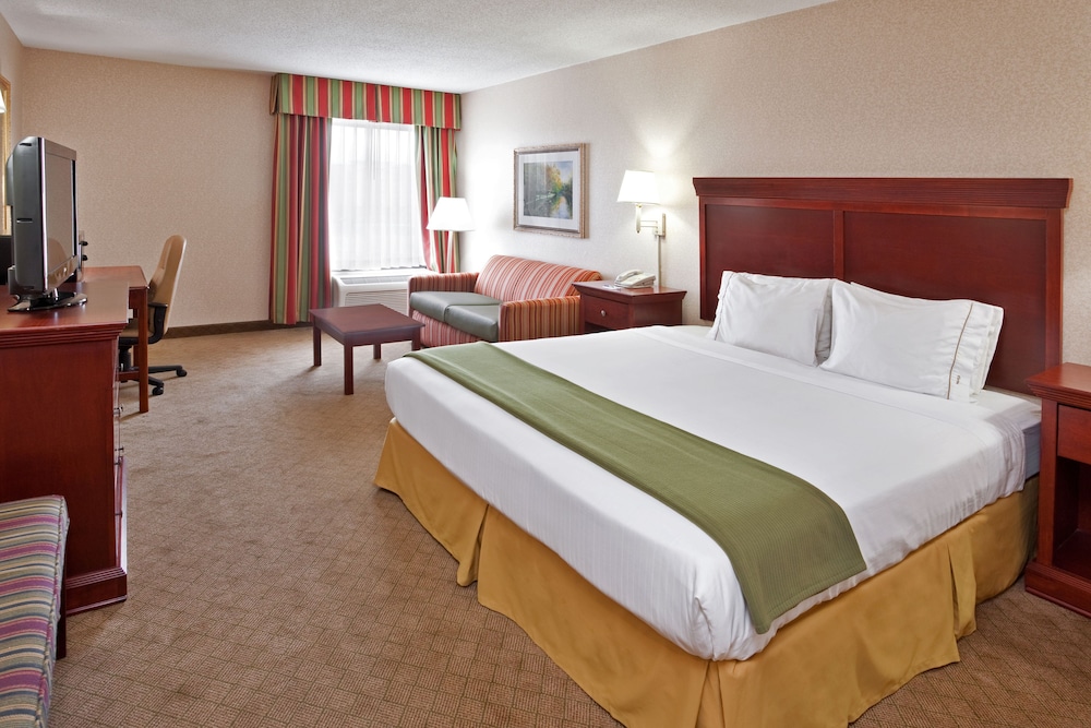 Holiday Inn Express Wilmington by IHG - photo 17