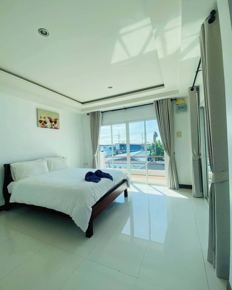Rateesumalee pool view KoLarn - last minute hotel in Pattaya