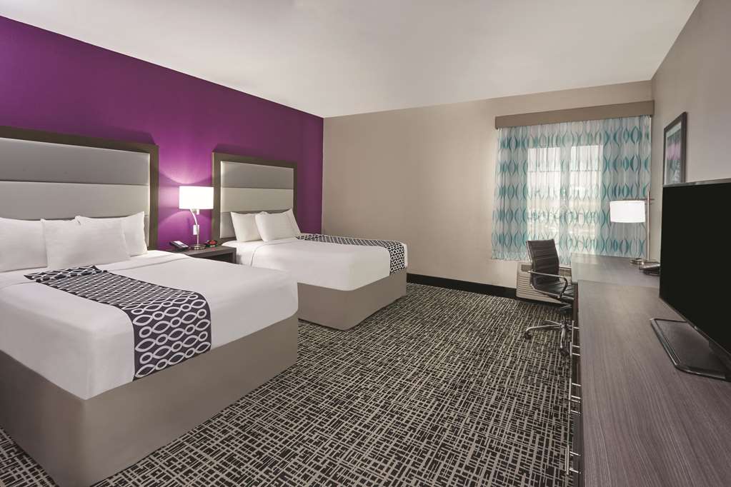 La Quinta Inn & Suites by Wyndham Springfield IL - photo 21
