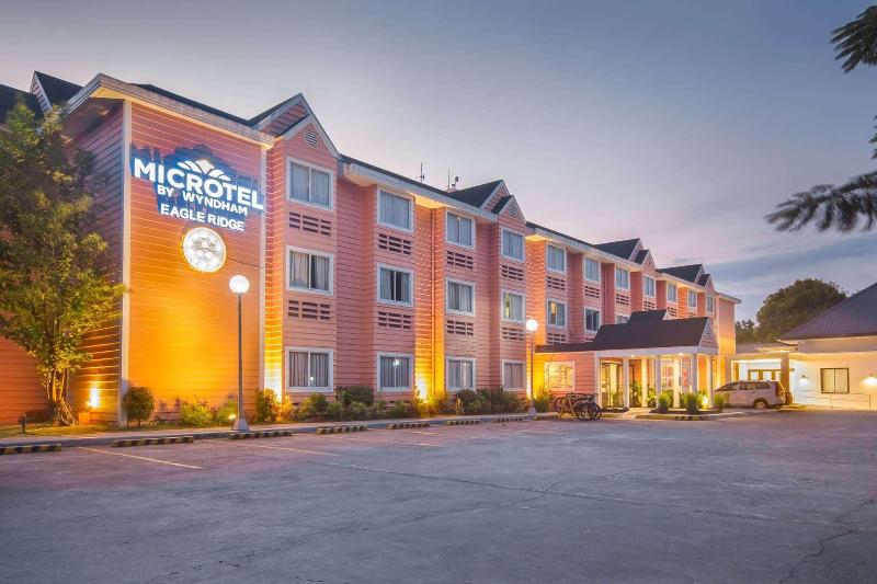 Microtel by Wyndham Eagle Ridge — hotel in General Trias