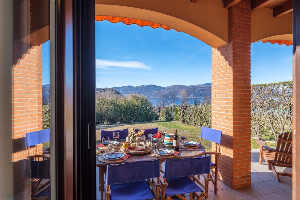 La Luna nel Lago Lake View Garden — 4-Star Luxury Hotel in Ispra, Italy