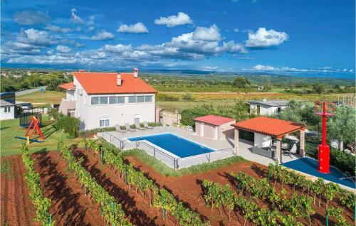 3 Bedroom Nice Apartment In Marcana — 4-Star Luxury Hotel in Marcana, Croatia