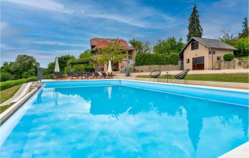 3 Bedroom Pet Friendly Home In Krasic — 4-Star Luxury Hotel in Krasic, Croatia