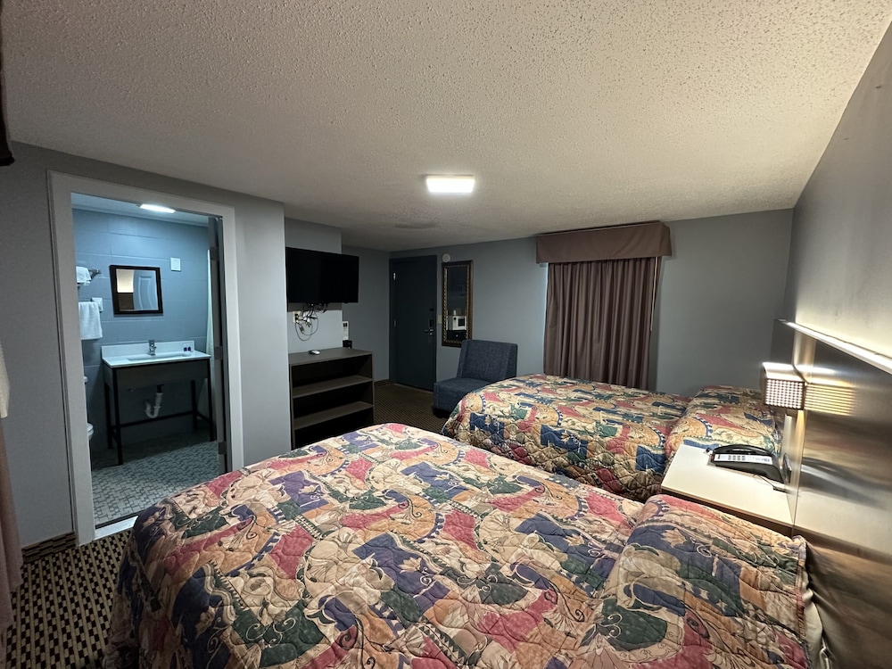 Rodeway Inn & Suites Walhalla - photo 10