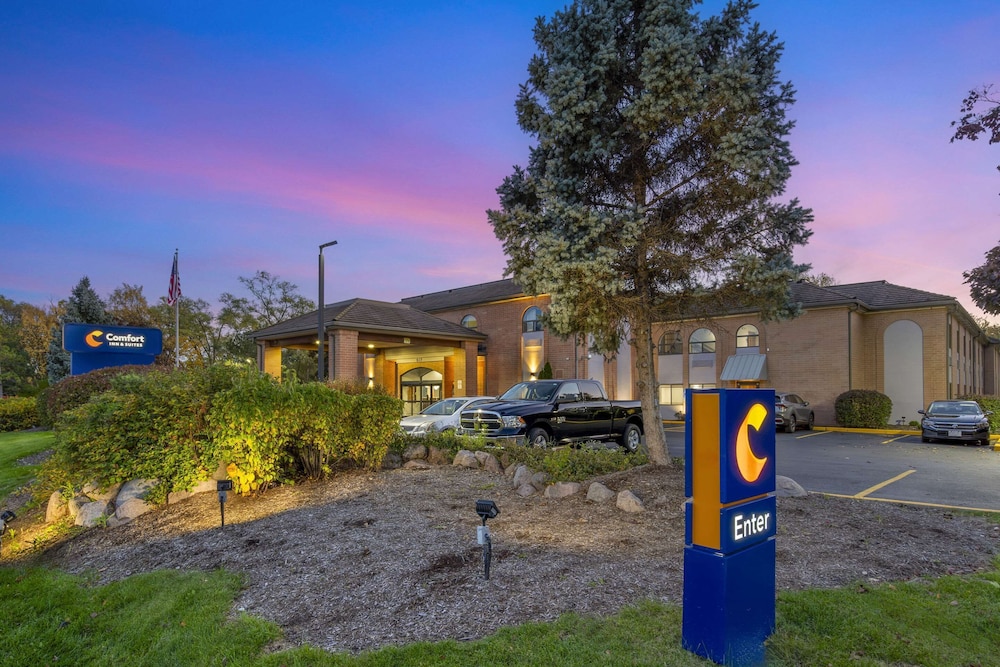 Comfort Inn & Suites Mundelein Vernon Hills - photo 33