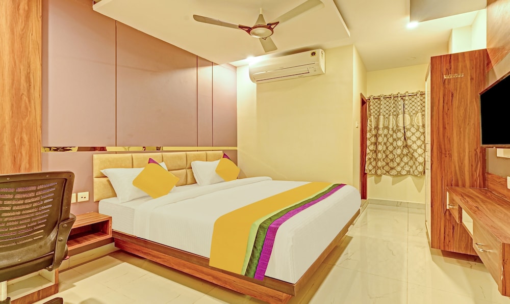 Itsy Hotels Sri Sai Grand Inn in Vijayawada, India