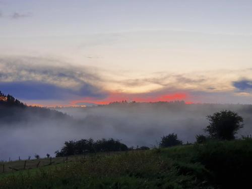 Sur la Rive Vierre - carbon neutral hotel in Chiny