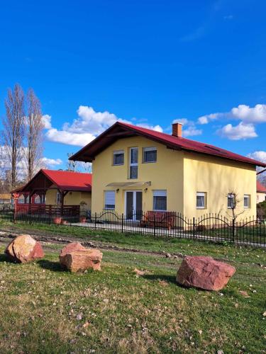 PontyParádé — 4-Star Luxury Hotel in Fonyod, Hungary