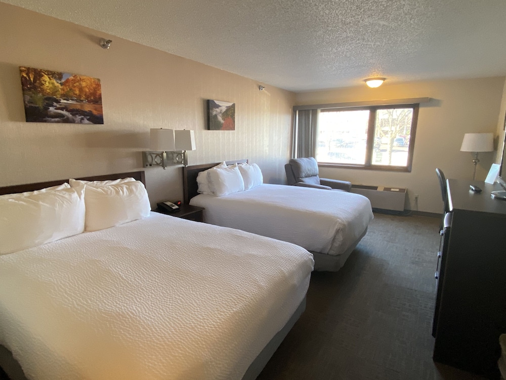 The Center Inn - photo 6