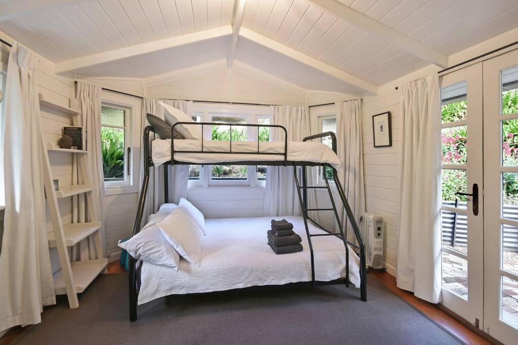 Hidden Gem Megalong Valley Blue Mountains — 4-Star Luxury Hotel in Kanimbla, Australia