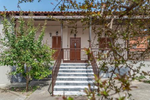 Oikos Skmt — 4-Star Luxury Hotel in Souroti, Greece